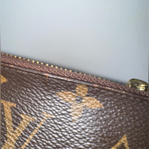 Louis Vuitton Monogram Key Pouch - Picture 6 of 6